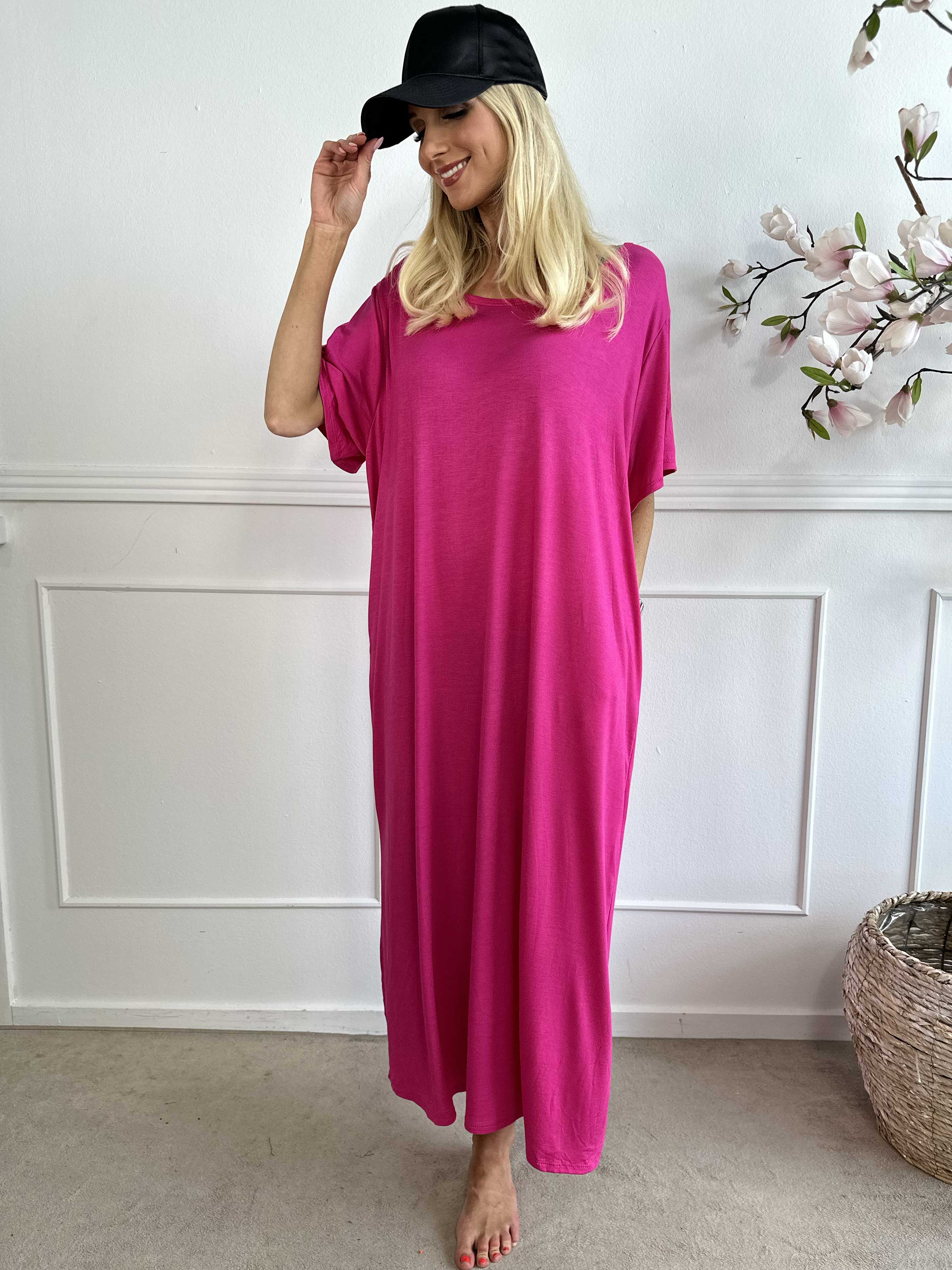 Abbie - Lång t-shirtklänning i viskos som andas